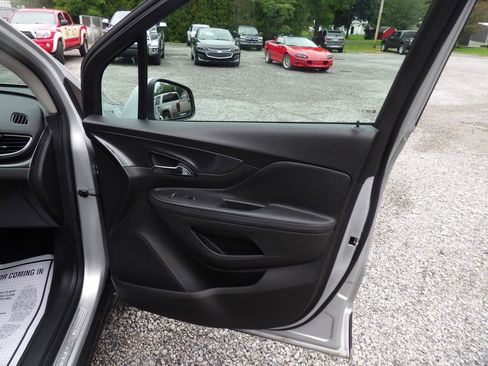 Used 2019 Buick Encore Sport Touring AWD/4WD image 9