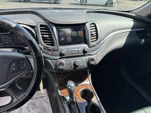 Used 2015 Chevrolet Impala LT FWD image 17