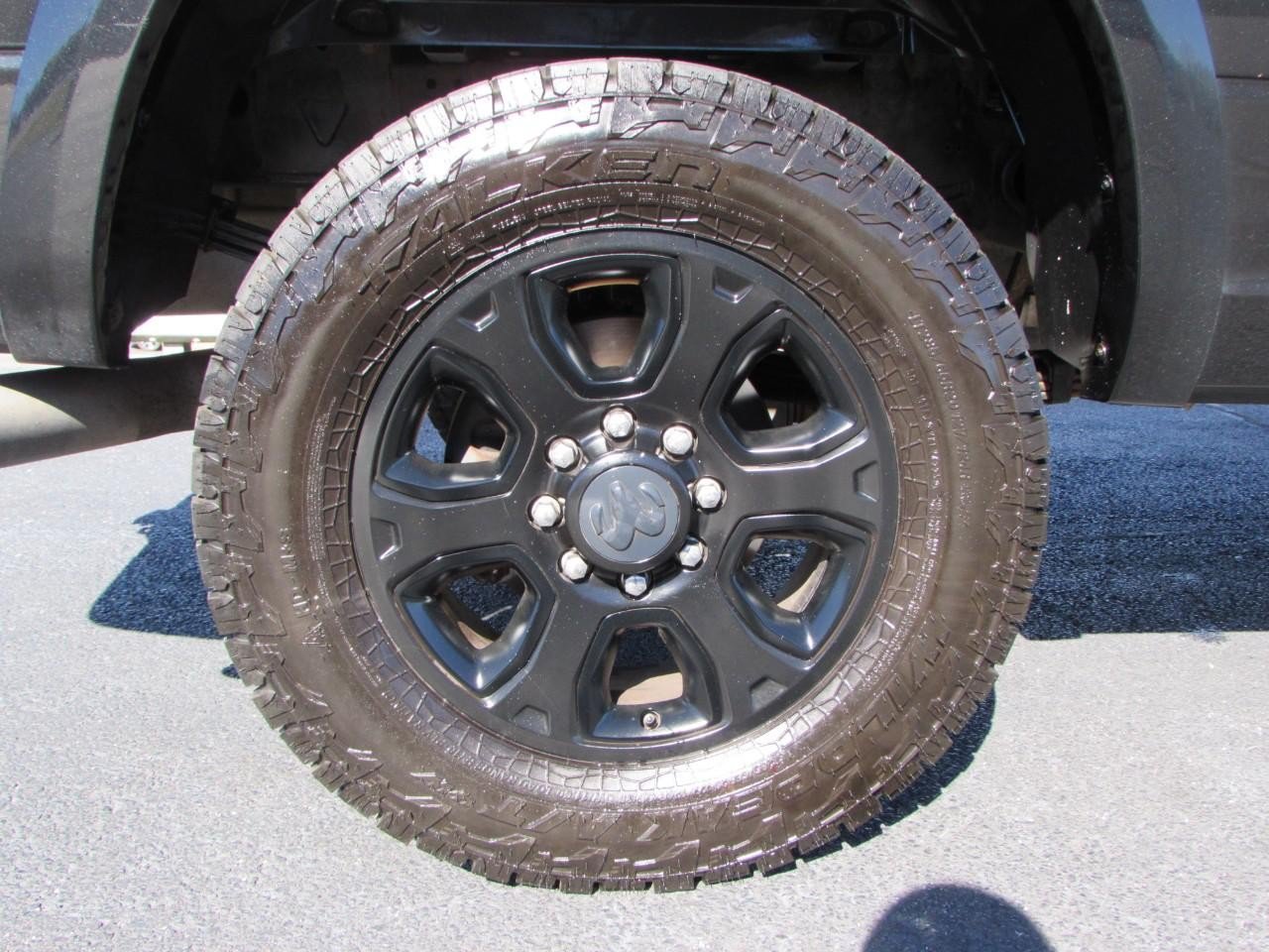 Used 2017 RAM 3500 Laramie w/ Sport Appearance Group AWD/4WD image 9