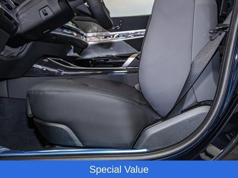 Used 2025 BMW 750e xDrive w/ Executive Package AWD/4WD image 16