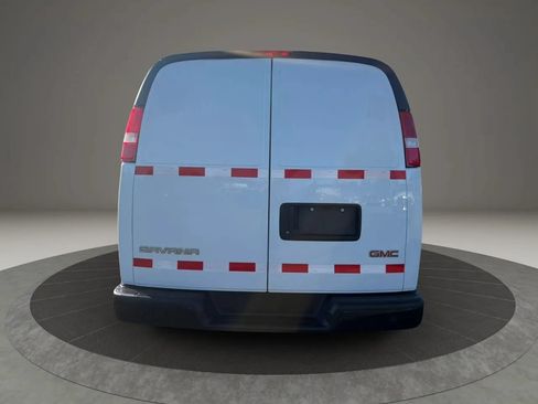 Used 2022 GMC Savana 2500 RWD image 6
