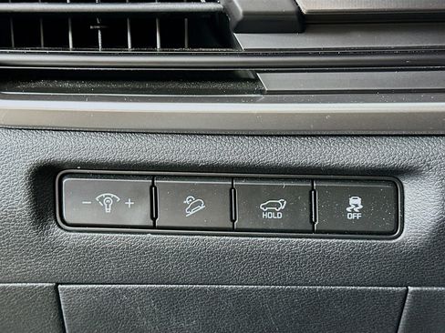 Used 2025 Kia Telluride S FWD image 17