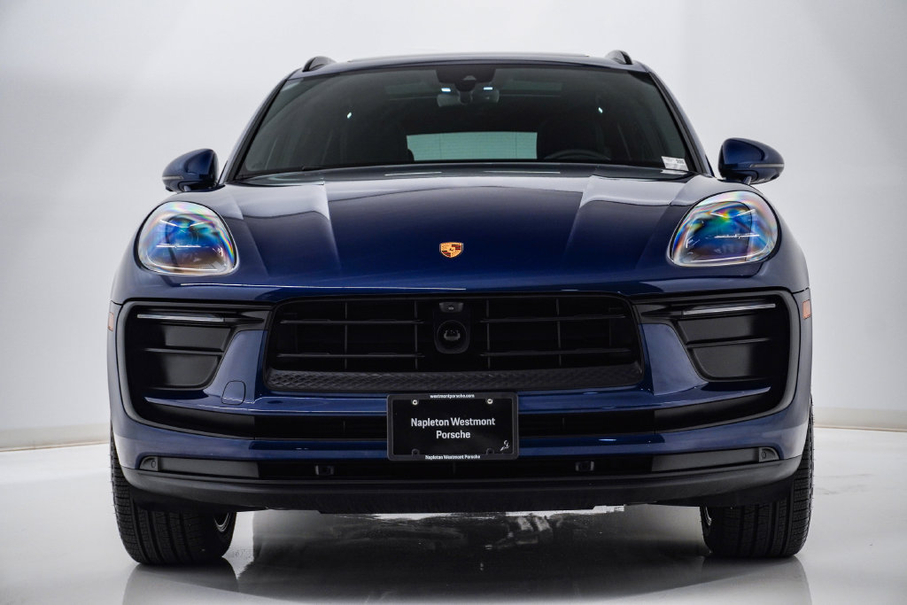 Certified 2026 Porsche Macan AWD/4WD image 6