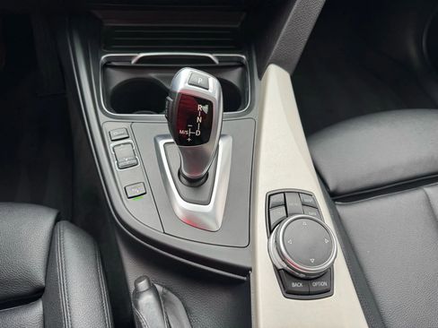 Used 2017 BMW 320i Sedan image 38