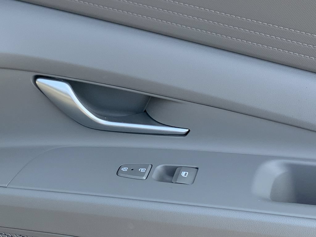 Certified 2023 Hyundai Elantra SEL FWD image 38