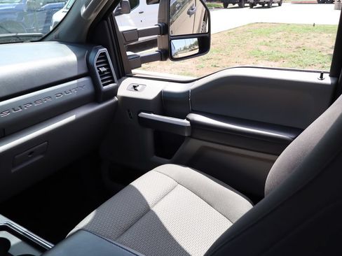 Used 2022 Ford F250 XLT w/ Black Appearance Package AWD/4WD image 22