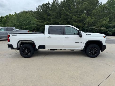 Used 2025 Chevrolet Silverado 2500 LT w/ Trail Boss Package AWD/4WD image 6
