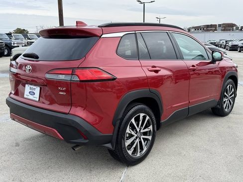 Used 2023 Toyota Corolla Cross XLE w/ Convenience Package image 8