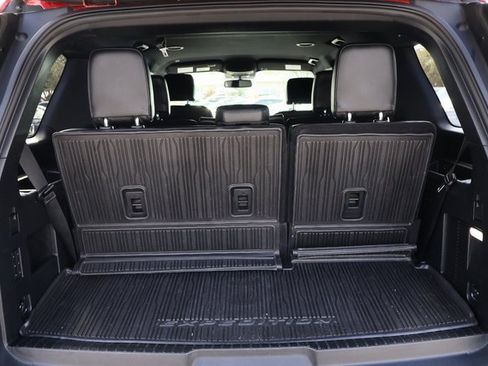 Used 2021 Ford Expedition XLT image 18