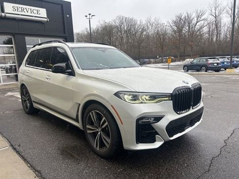 Used 2019 BMW X7 xDrive50i w/ M Sport Package image 3