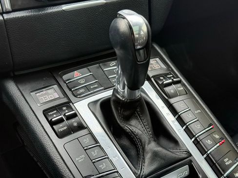 Used 2018 Porsche Macan Sport Edition image 37