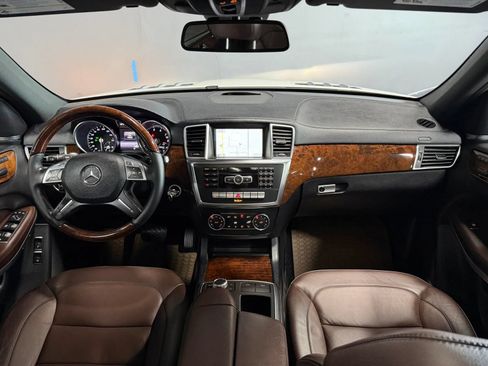 Used 2014 Mercedes-Benz GL 450 4MATIC image 10