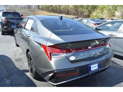 New 2026 Hyundai Elantra SEL Sport Premium image 2