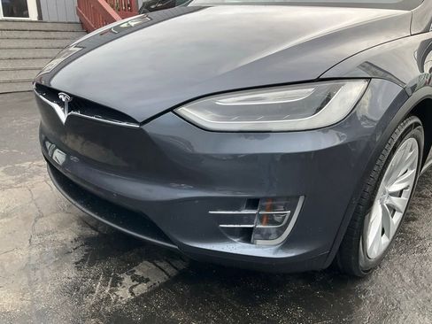 Used 2017 Tesla Model X 75D image 92