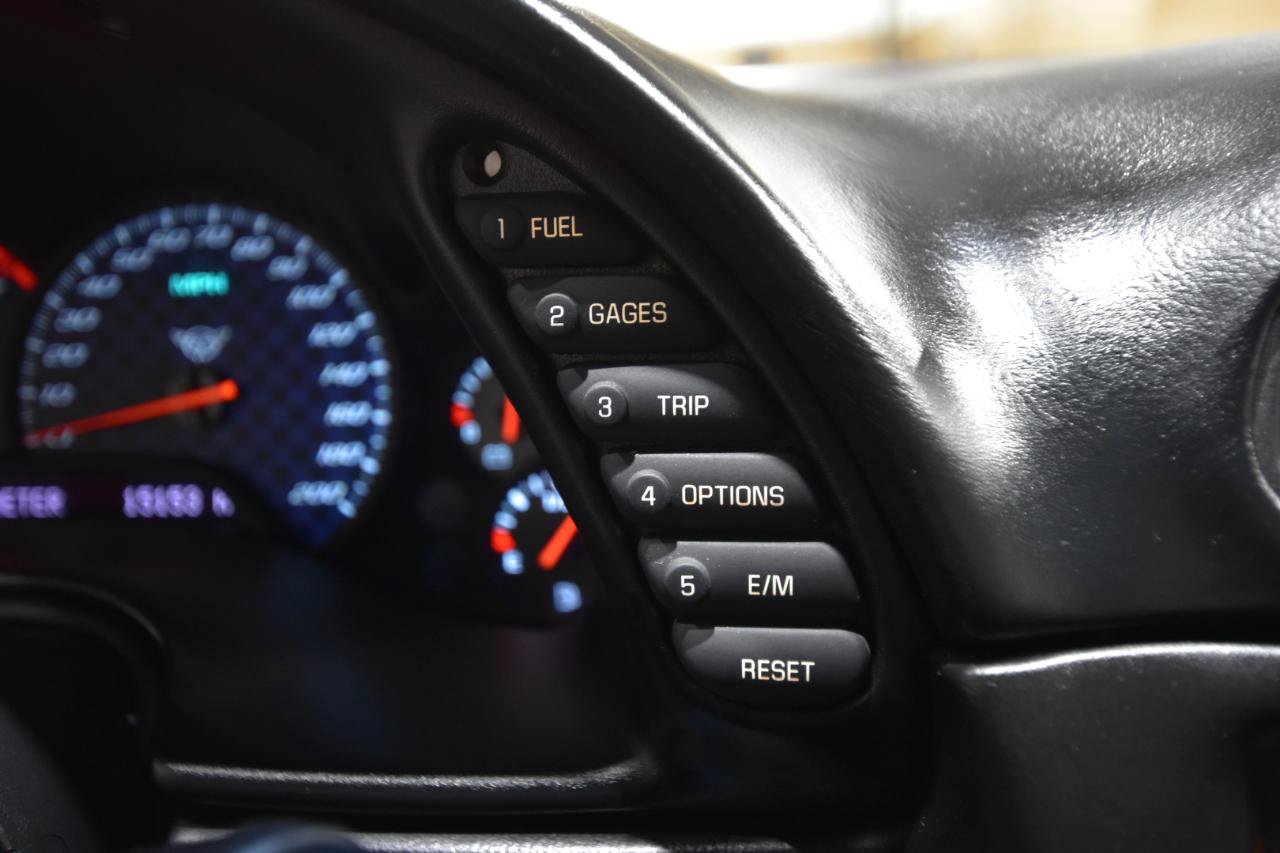 Used 2004 Chevrolet Corvette Z06 w/ Z06 Preferred Equipment Group RWD image 15