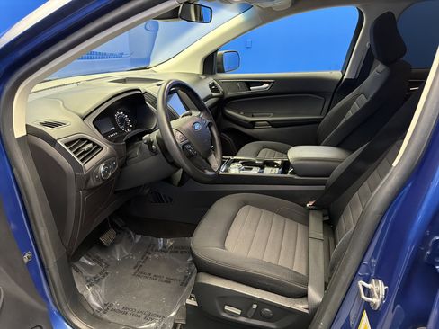Used 2020 Ford Edge SE image 13