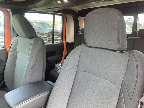 New 2025 Jeep Gladiator Willys image 5