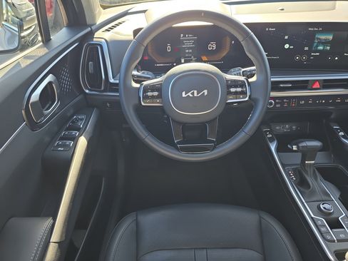 Certified 2025 Kia Sorento S image 15