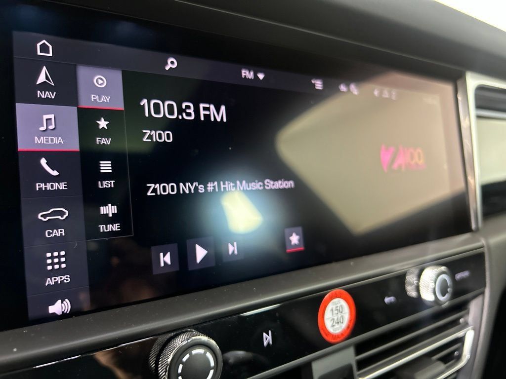 Certified 2026 Porsche Macan Turbo AWD/4WD image 33