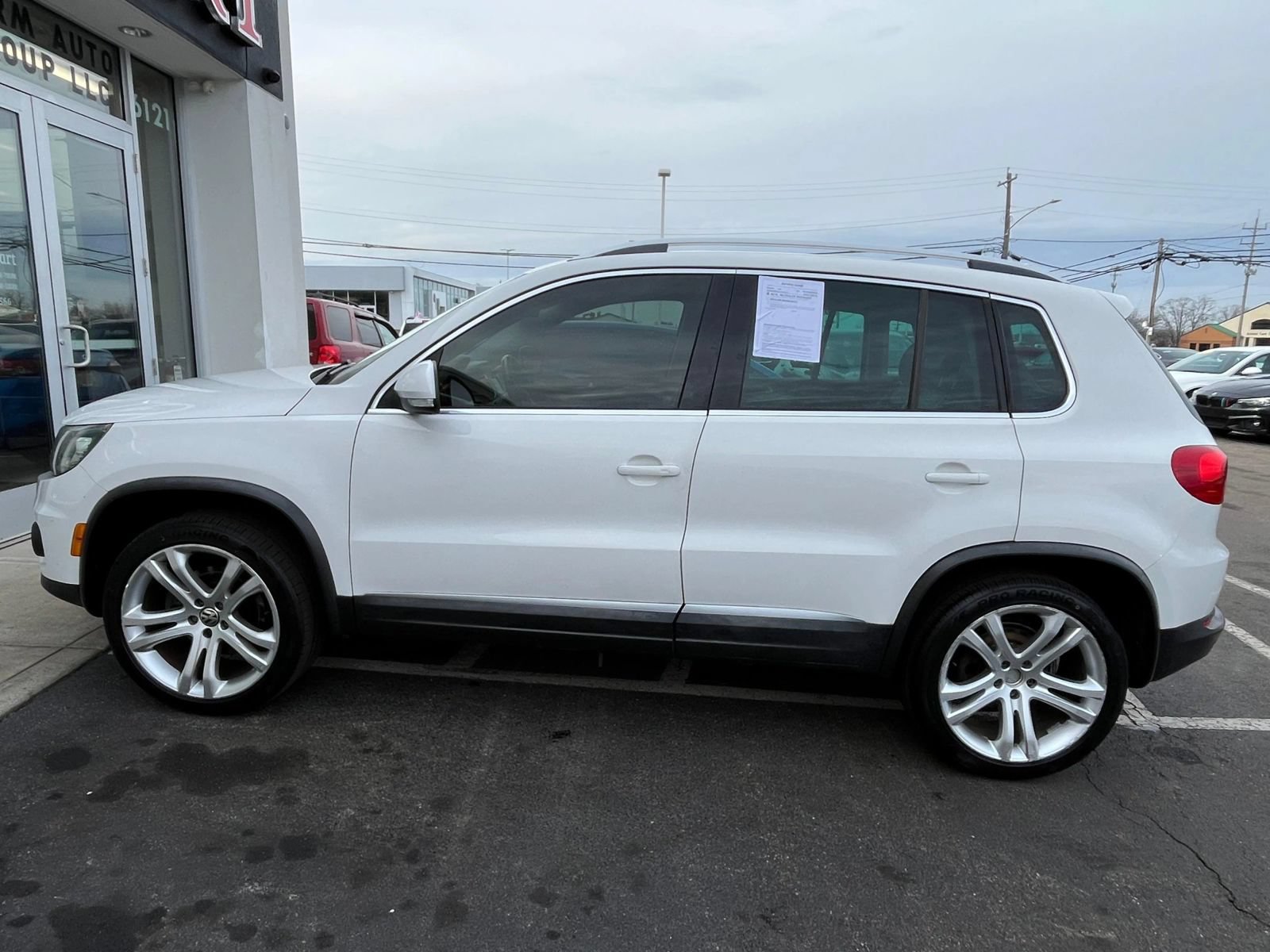 Used 2013 Volkswagen Tiguan SEL FWD image 8