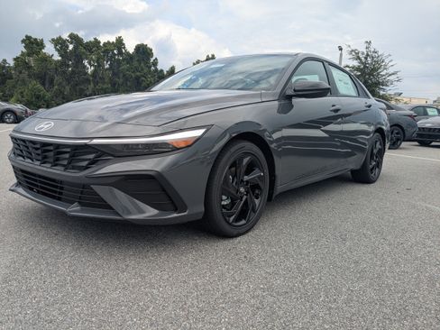 New 2026 Hyundai Elantra SEL Sport FWD image 9