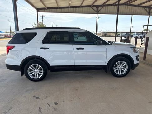 Used 2017 Ford Explorer FWD image 9