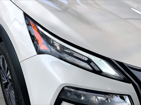 Certified 2023 Nissan Rogue SV FWD image 27