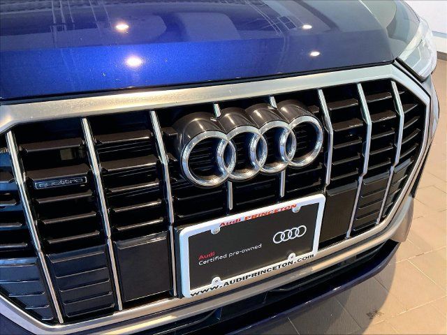 Used 2024 Audi Q3 2.0T Premium w/ Convenience Package AWD/4WD image 32