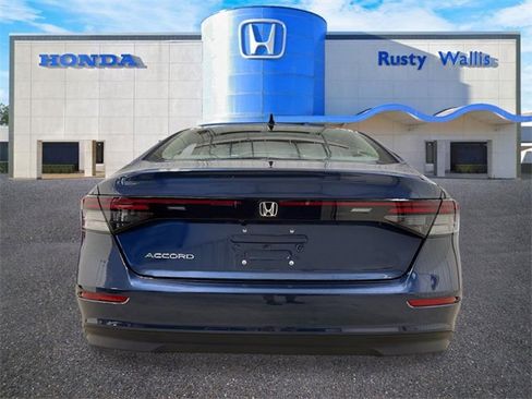 New 2025 Honda Accord SE image 4