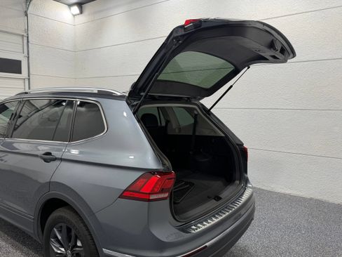 Used 2023 Volkswagen Tiguan SE FWD image 19