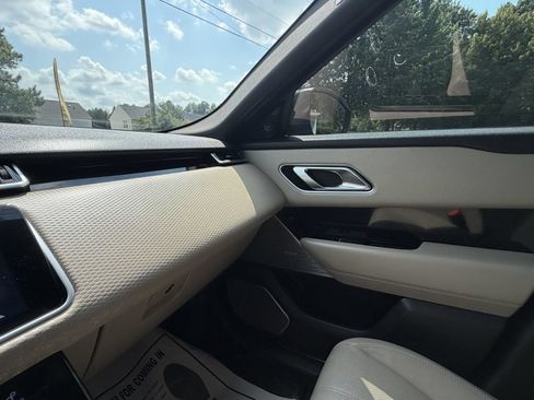 Used 2018 Land Rover Range Rover Velar R-Dynamic SE AWD/4WD image 16