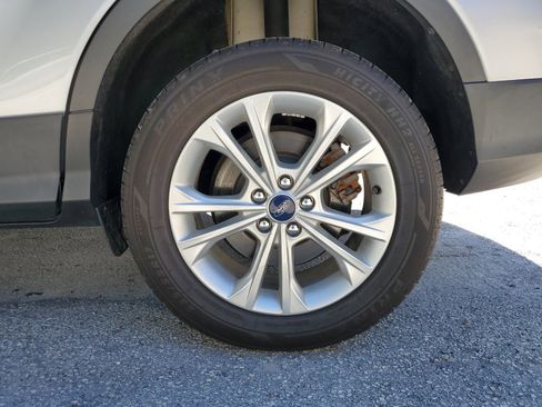 Used 2017 Ford Escape SE image 7