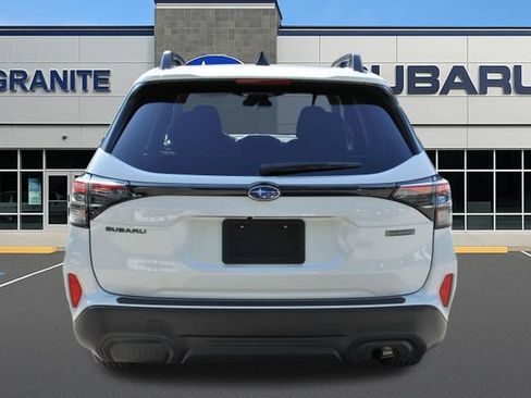 Used 2025 Subaru Forester Premium AWD/4WD image 9