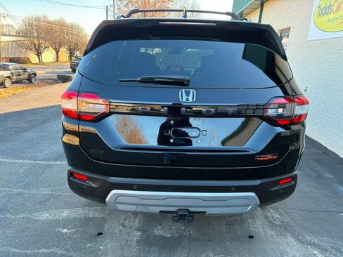 Used 2024 Honda Pilot TrailSport image 12