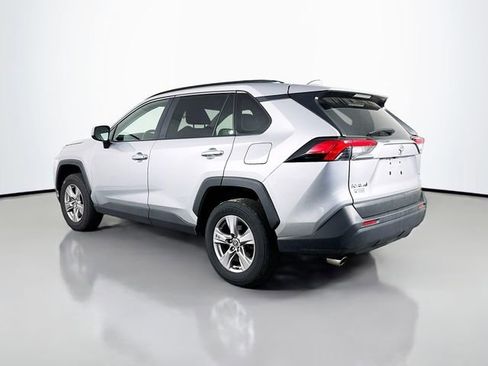 Used 2025 Toyota RAV4 XLE AWD/4WD image 4