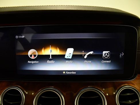 Used 2019 Mercedes-Benz E 450 4MATIC Wagon image 13