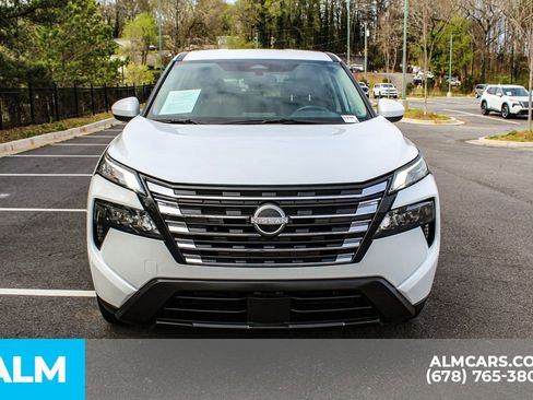 Used 2025 Nissan Rogue SV image 9