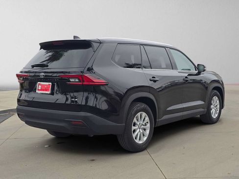 Certified 2026 Toyota Grand Highlander FWD image 3