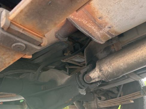 Used 1999 Chevrolet S10 Pickup LS w/ Preferred Equipment Group AWD/4WD image 23