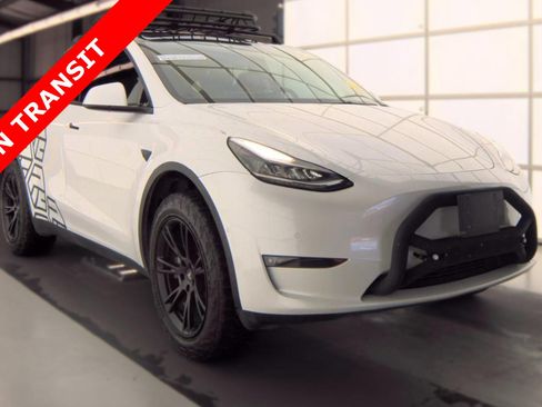 Used 2022 Tesla Model Y Long Range AWD/4WD image 5
