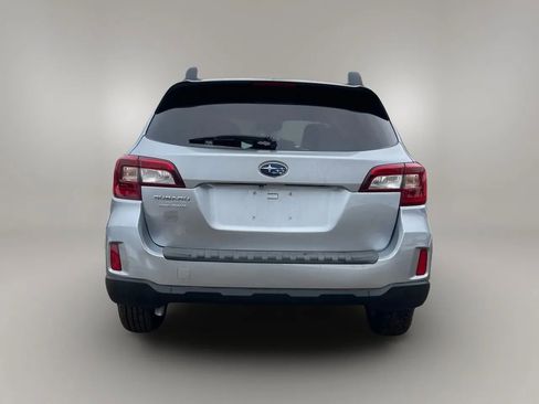 Used 2017 Subaru Outback 2.5i Premium image 3