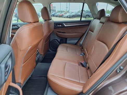 Used 2019 Subaru Outback 2.5i Touring w/ Popular Package #3A AWD/4WD image 8