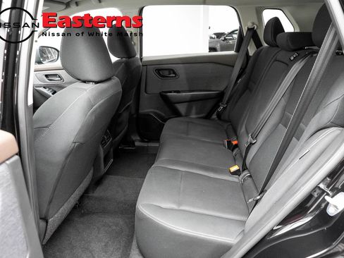 Used 2023 Nissan Rogue S AWD/4WD image 21