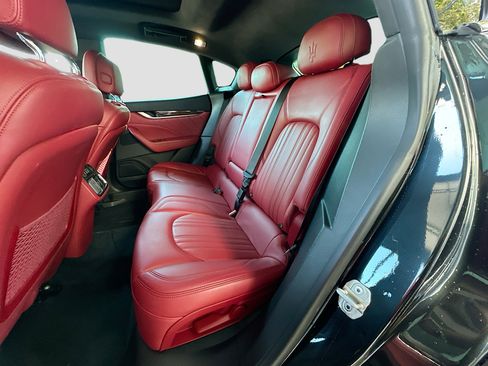 Used 2022 Maserati Levante Modena image 25