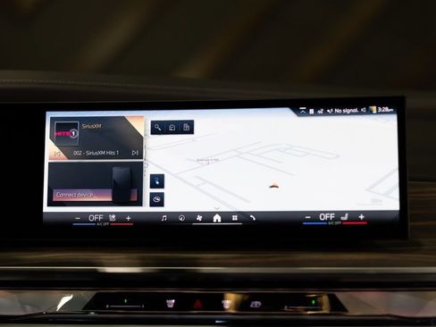 Used 2025 BMW i7 xDrive60 image 51