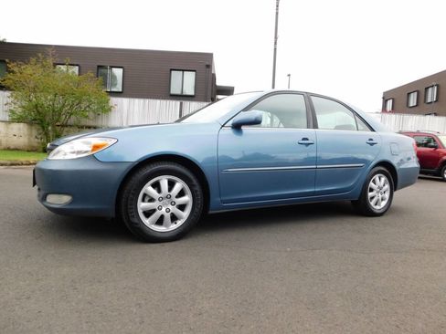 Used 2004 Toyota Camry XLE image 4