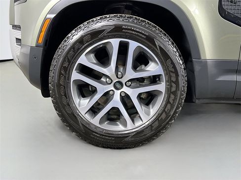 Used 2024 Land Rover Defender 110 S image 33