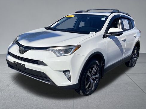 Used 2018 Toyota RAV4 XLE image 2