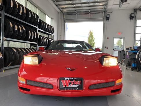 Used 2004 Chevrolet Corvette Z06 w/ Memory Package image 23