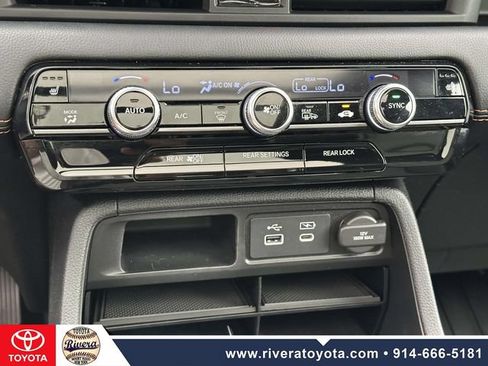 Used 2024 Honda Pilot TrailSport image 31